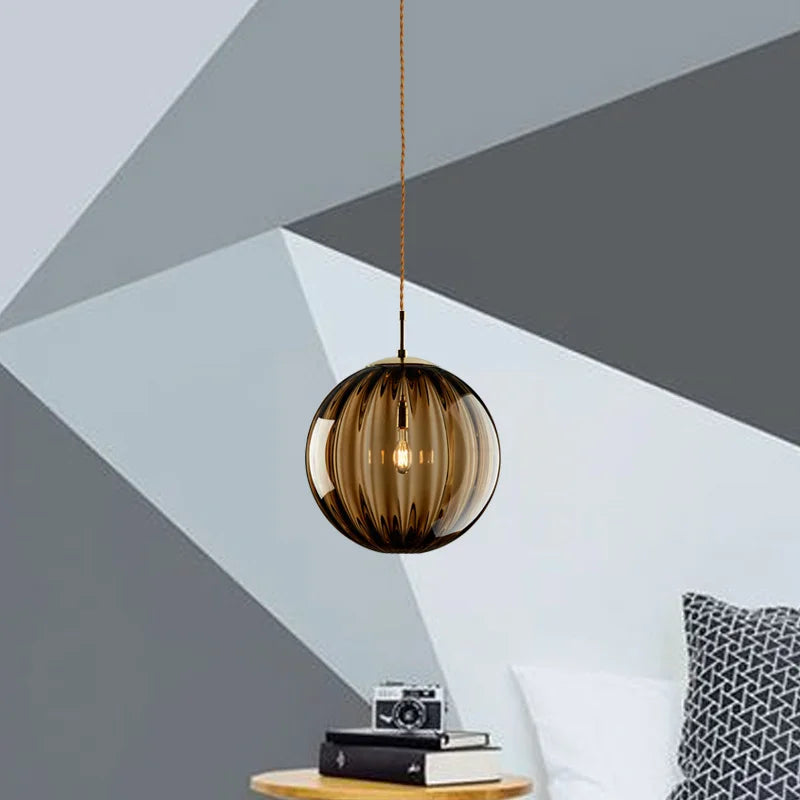 Suspension boule de verre teinté Ø 20 cm — Naralune