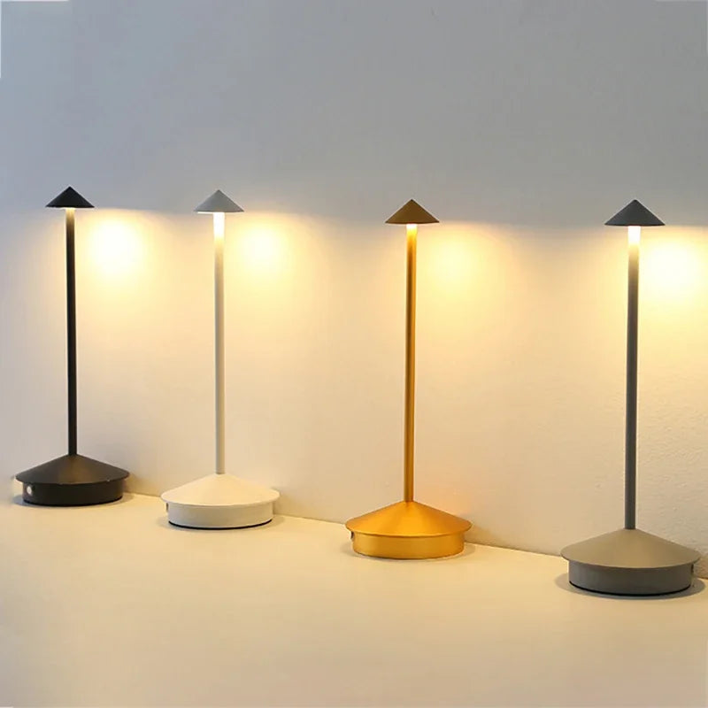 Lampe de chevet tactile noire ou cuivre — Naralune